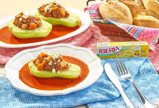 recipe image Chayotes rellenos de picadillo