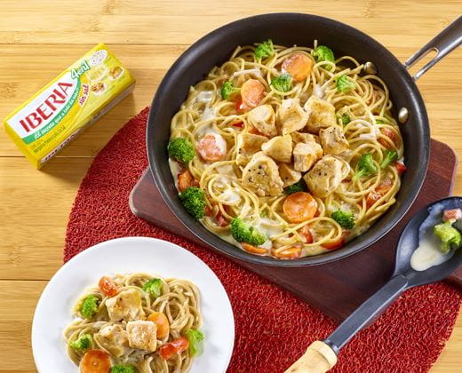 recipe image Estofado de pollo y pasta a la crema